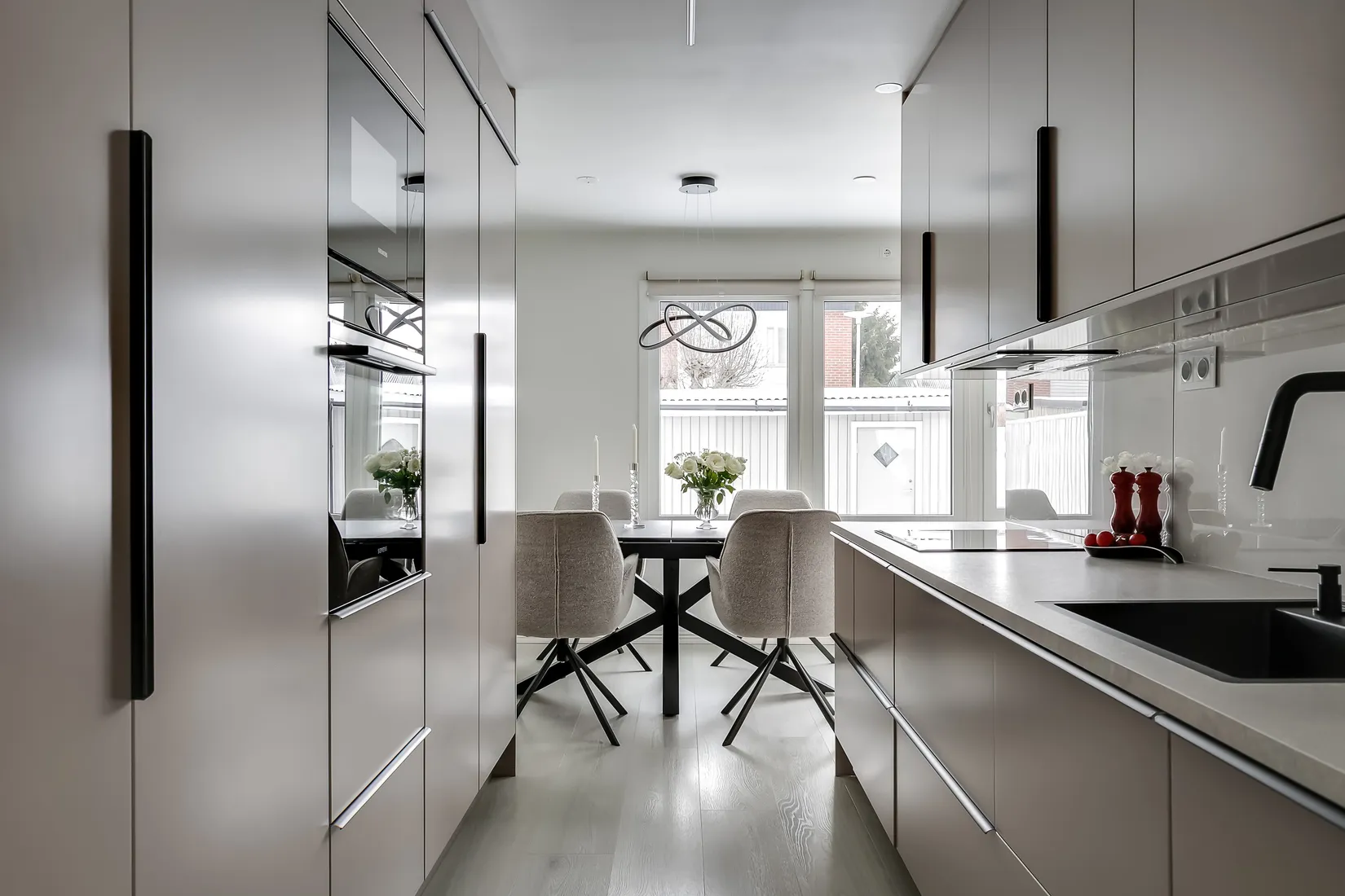 Radhus, Porslinsstigen 16, Brunna, Upplands-Bro