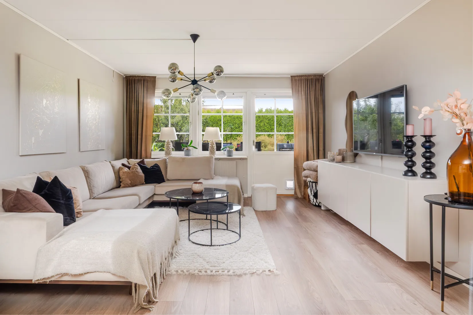 Radhus, Åkrundan 26, Avesta