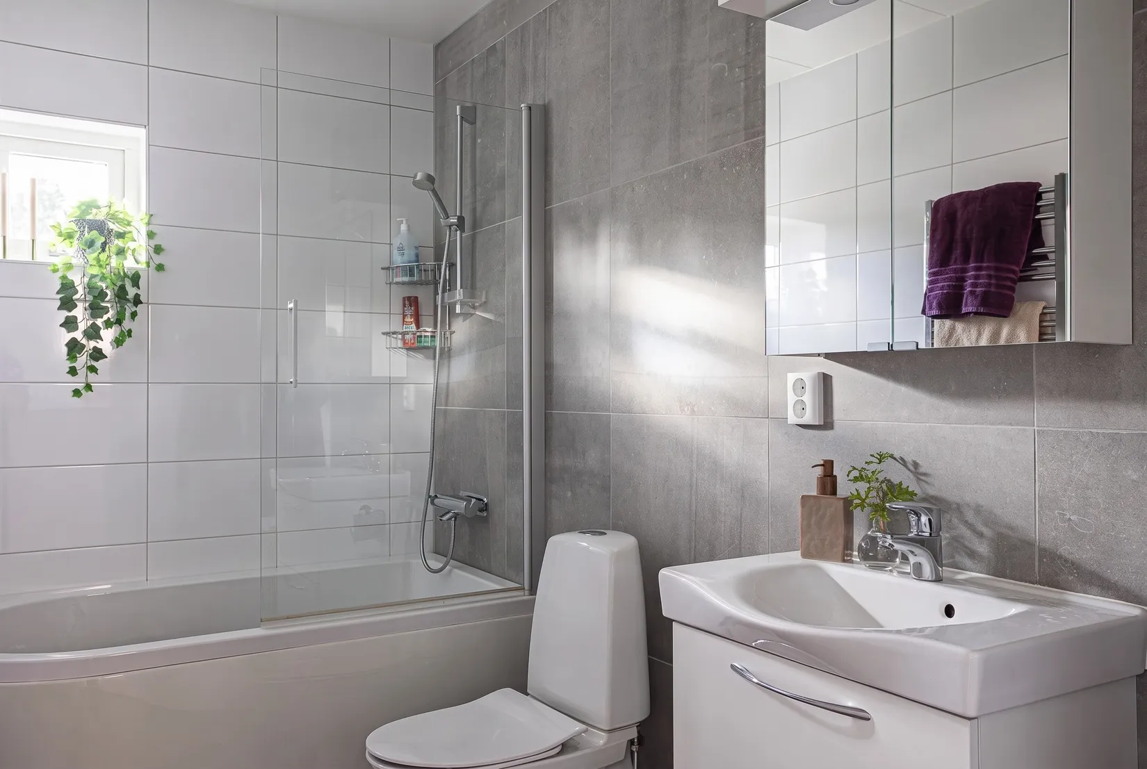 Radhus, Lahtisgatan 14, Lillhamra, Västerås