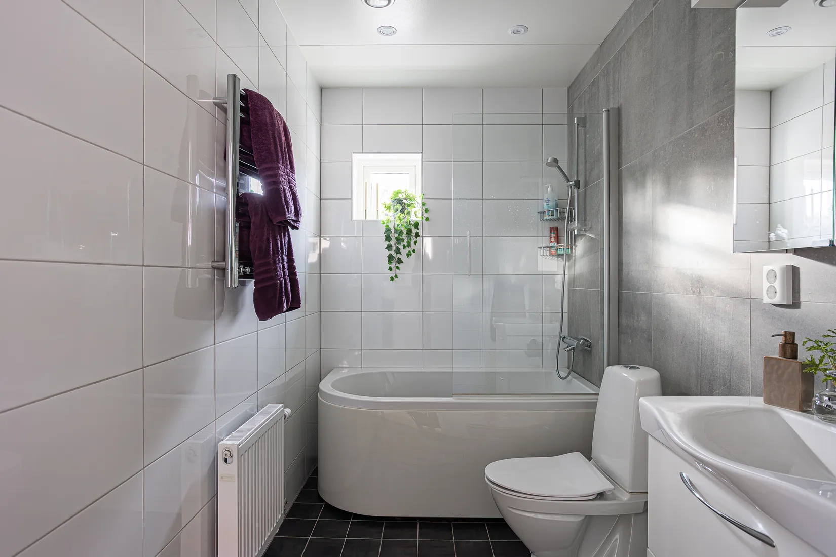 Radhus, Lahtisgatan 14, Lillhamra, Västerås
