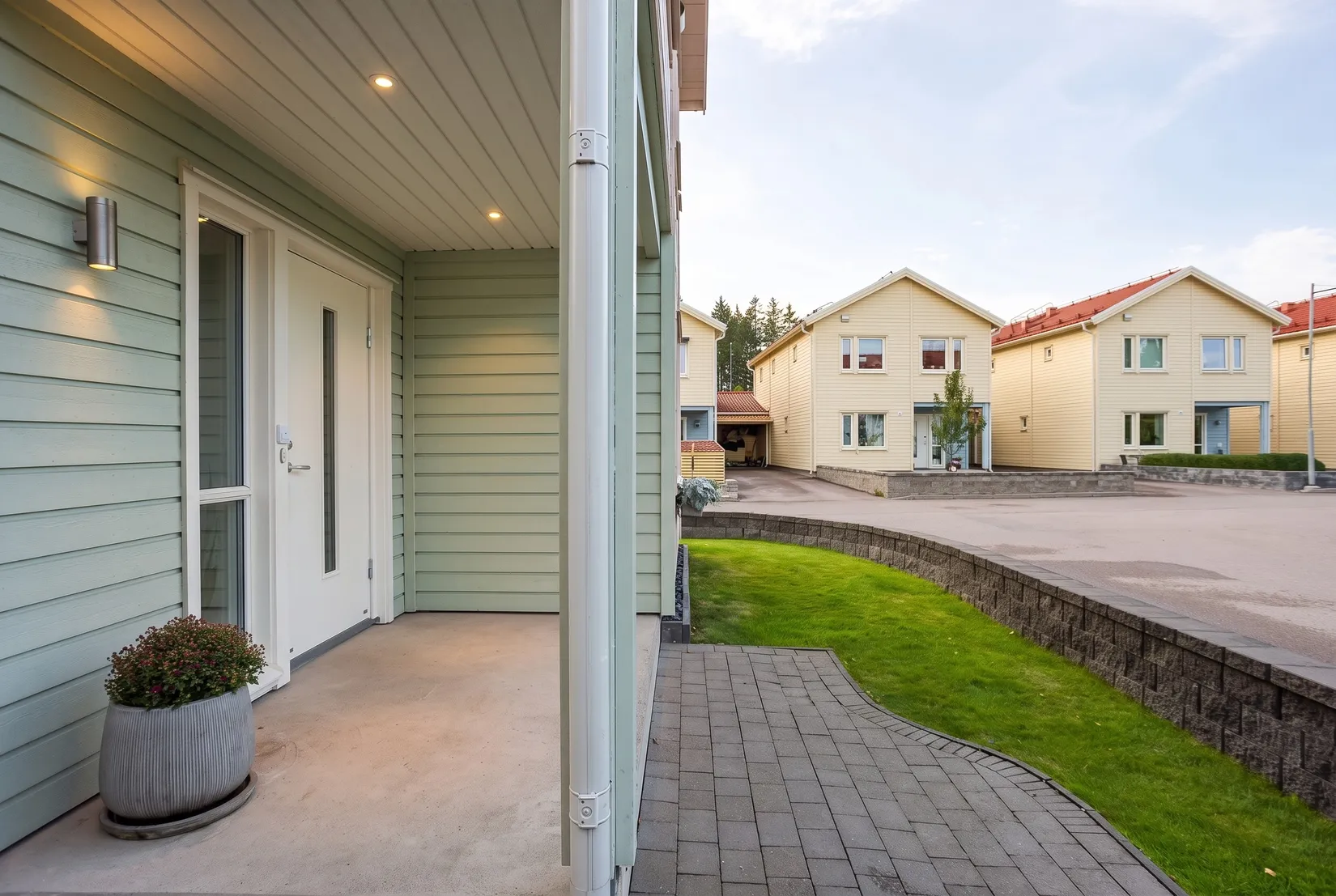 Radhus, Lahtisgatan 14, Lillhamra, Västerås