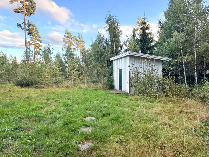 Fritidshus, Almered Ösjöhöjd 1, Västergötland, Mark