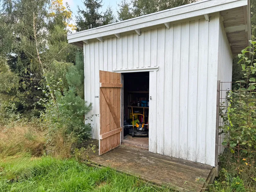 Fritidshus, Almered Ösjöhöjd 1, Västergötland, Mark