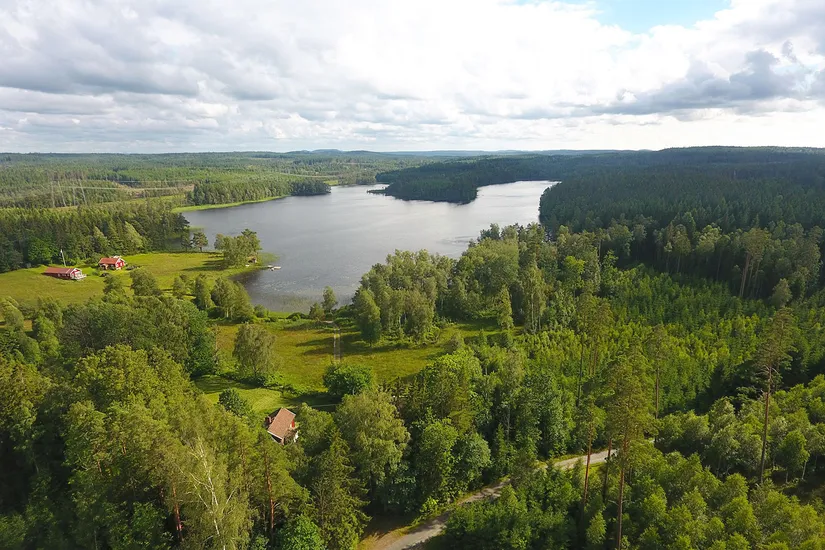 Fritidshus, Almered Ösjöhöjd 1, Västergötland, Mark