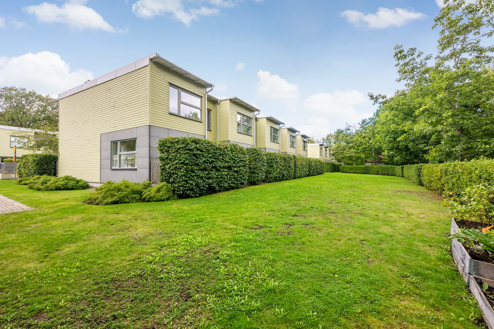 Radhus, Luftfartsgatan 4, Skarpnäck, Stockholm