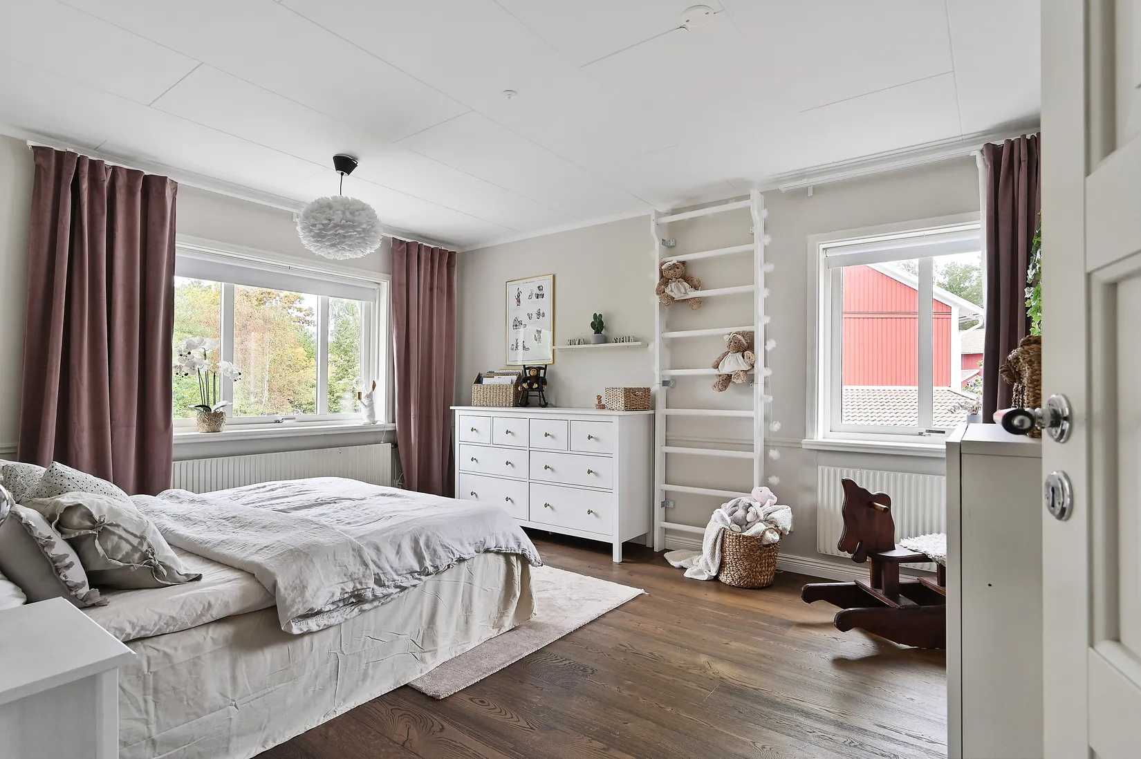 Radhus, Nibbla backe 13, Sundby, Ekerö