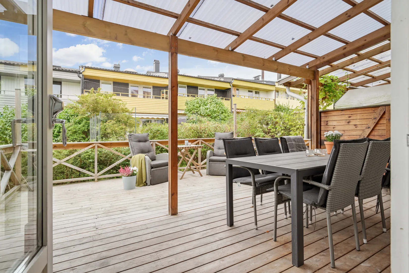 Radhus, Björkvallavägen 77A, Centralt, Upplands Väsby