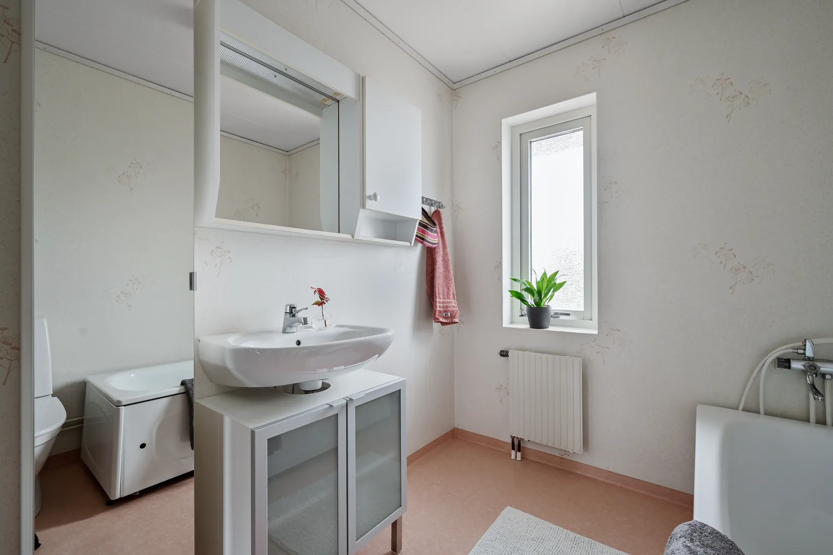 Radhus, Björkvallavägen 77A, Centralt, Upplands Väsby