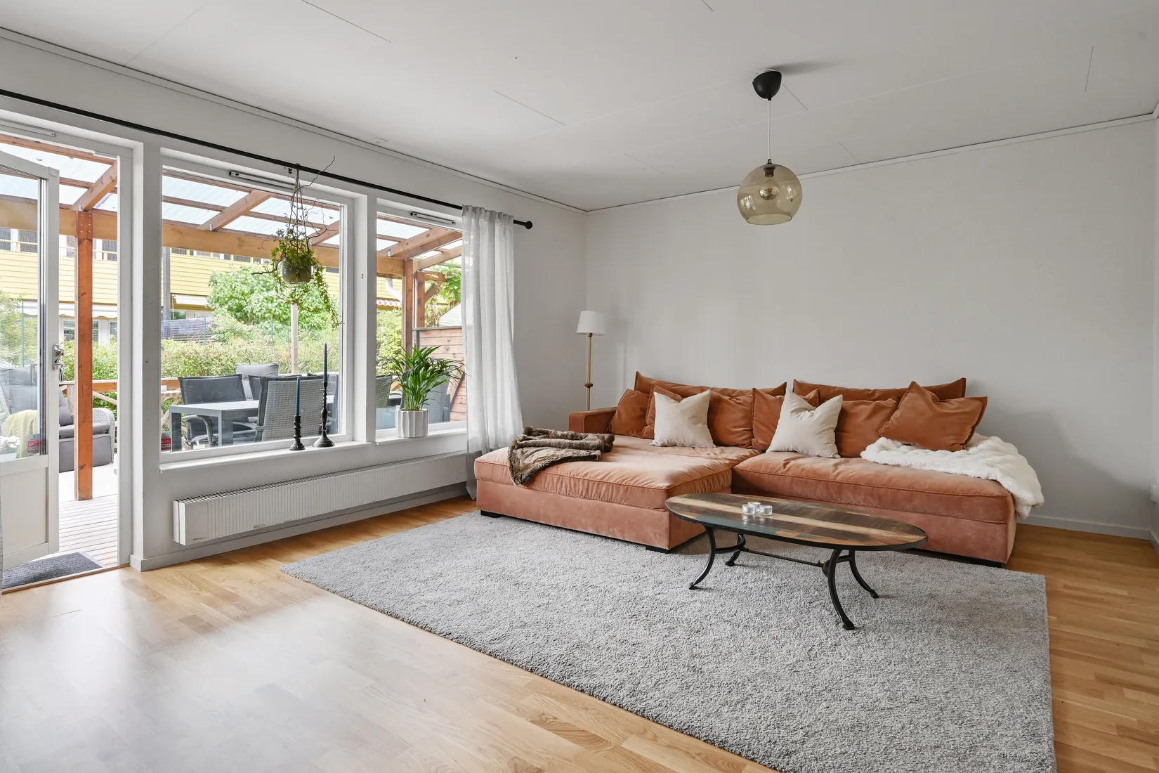 Radhus, Björkvallavägen 77A, Centralt, Upplands Väsby