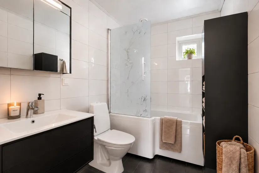 Villa, Tibble skogsväg 54, Kungsängen/Norrboda, Upplands-Bro