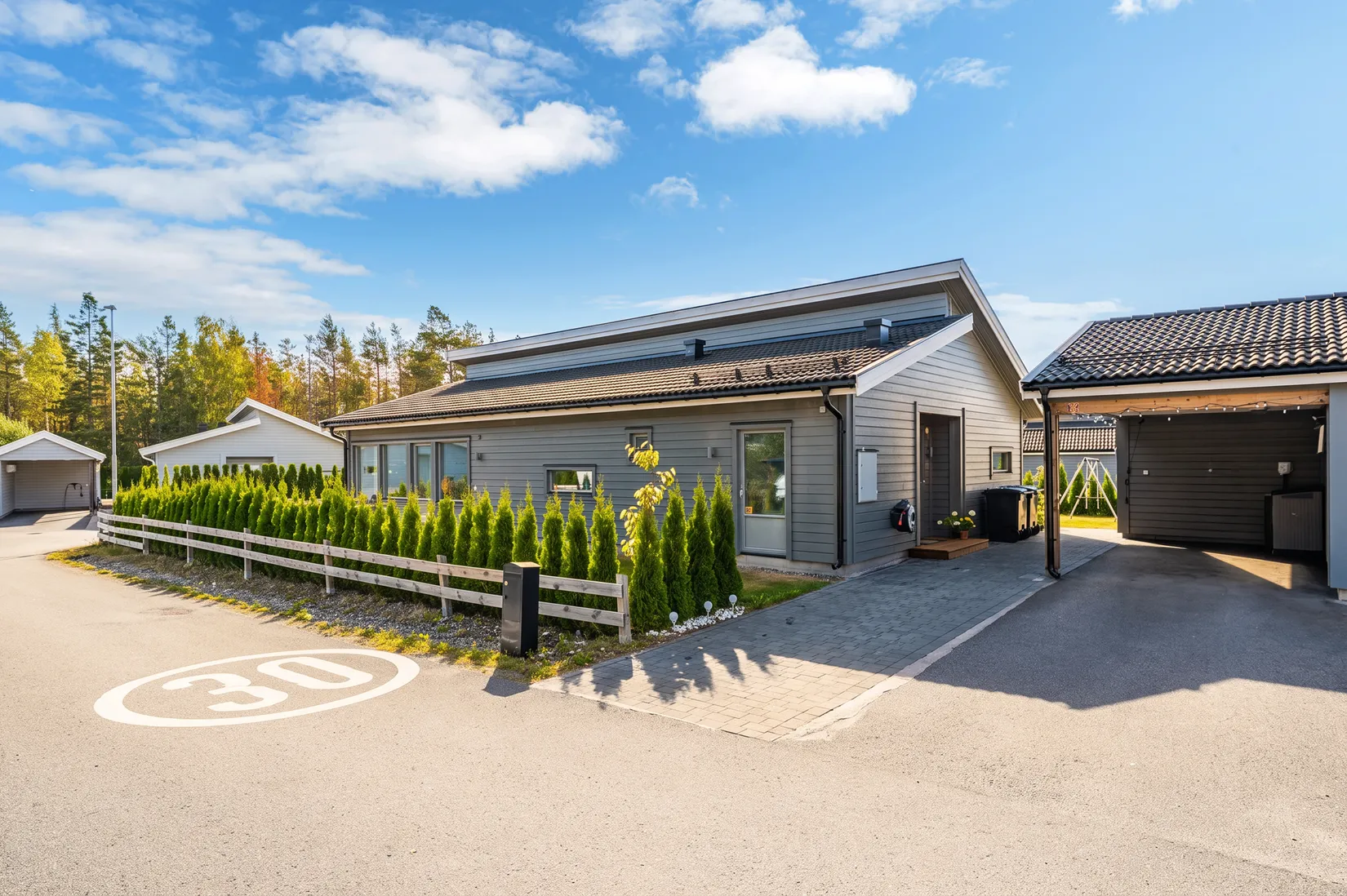 Villa, Tibble skogsväg 54, Kungsängen/Norrboda, Upplands-Bro