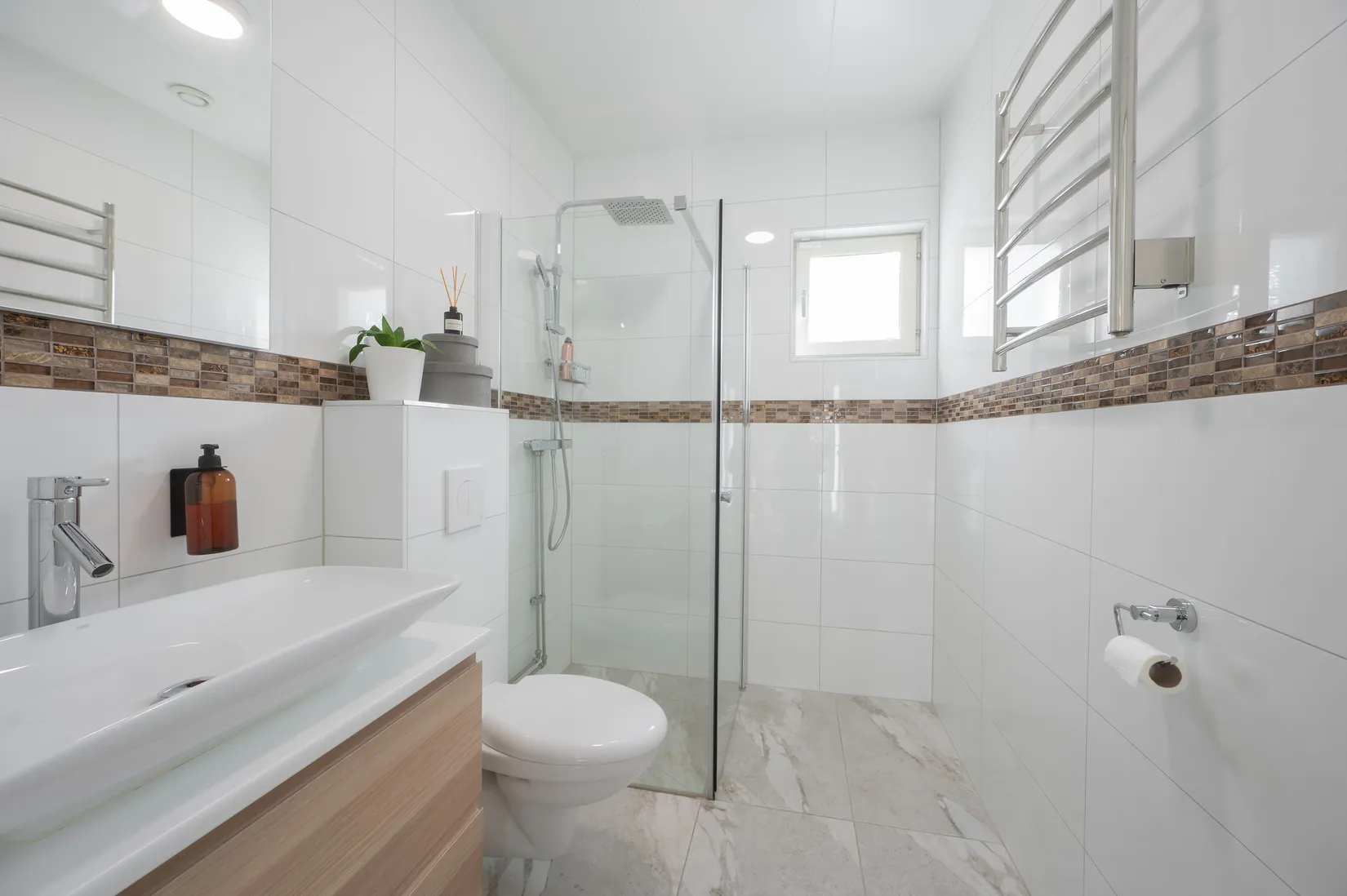 Radhus, Ängshyddevägen 13, Huddinge