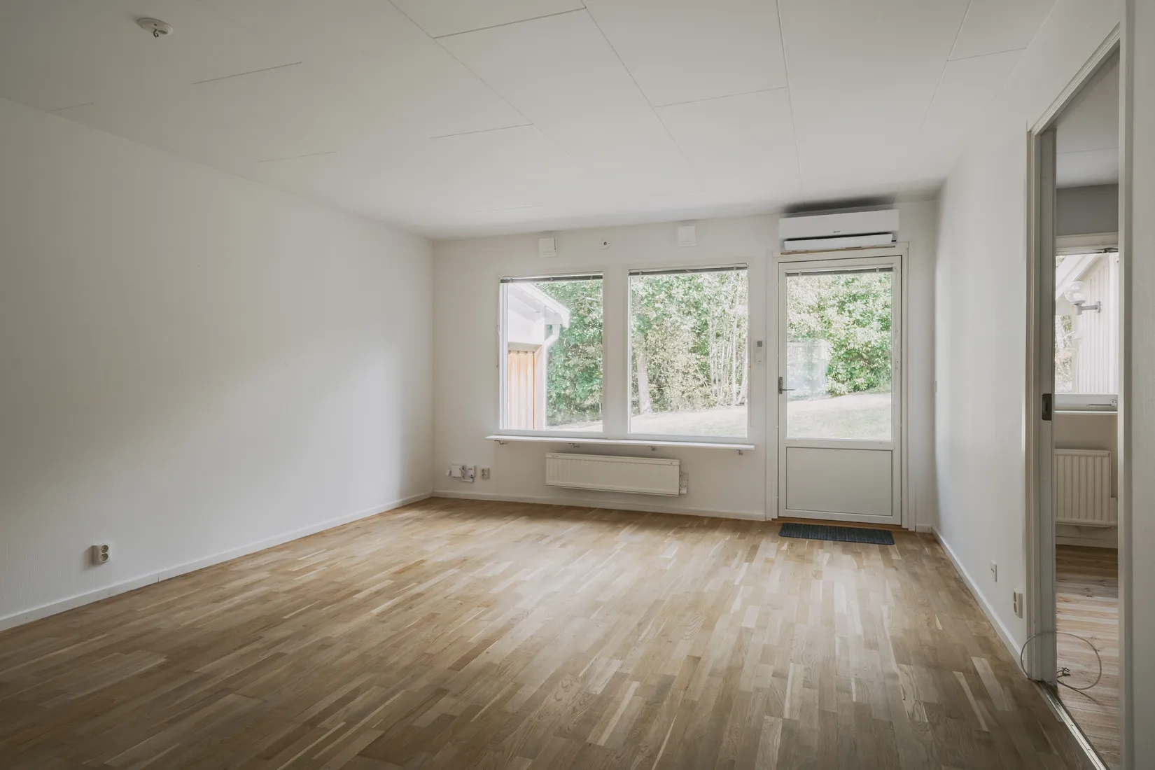 Radhus, Grenvägen 16, Moholm, Töreboda