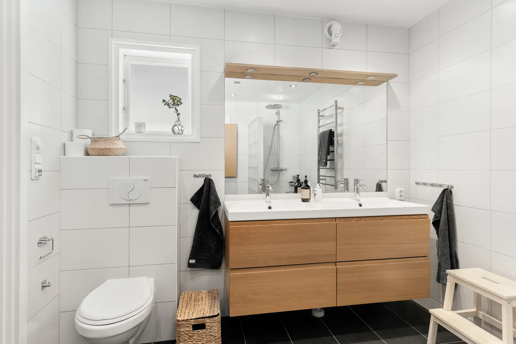 Radhus, Konvaljstigen 4, Ekerö Lundhagen, Ekerö