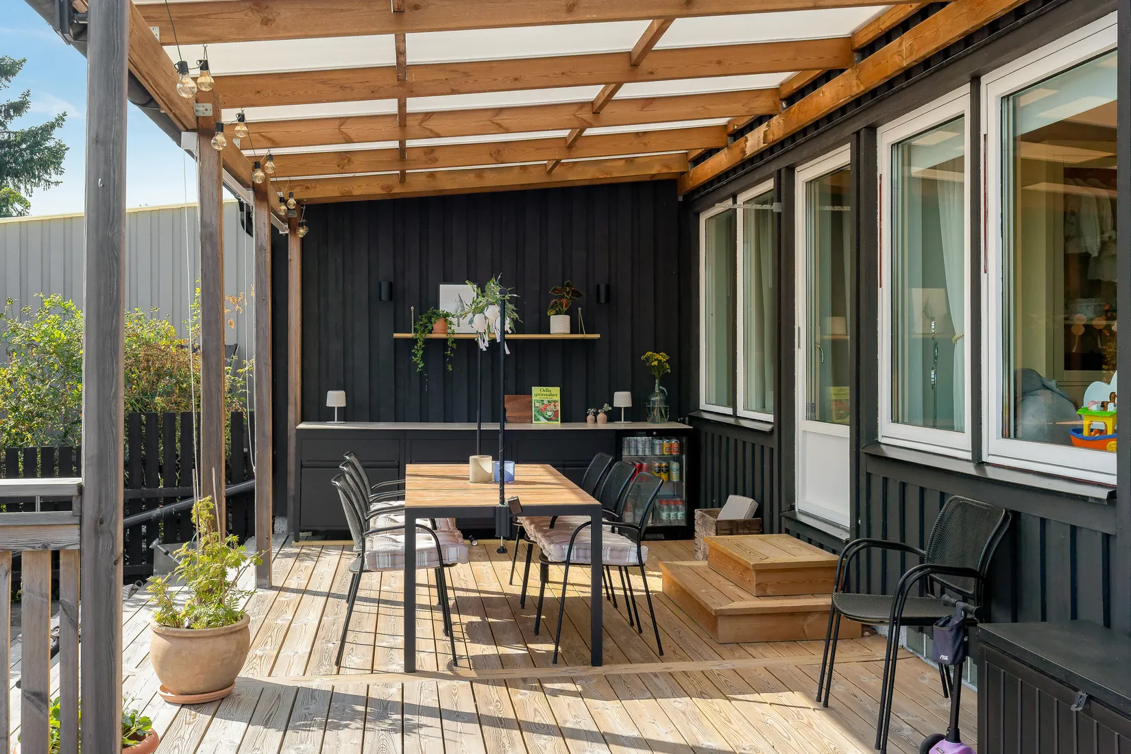 Radhus, Konvaljstigen 4, Ekerö Lundhagen, Ekerö