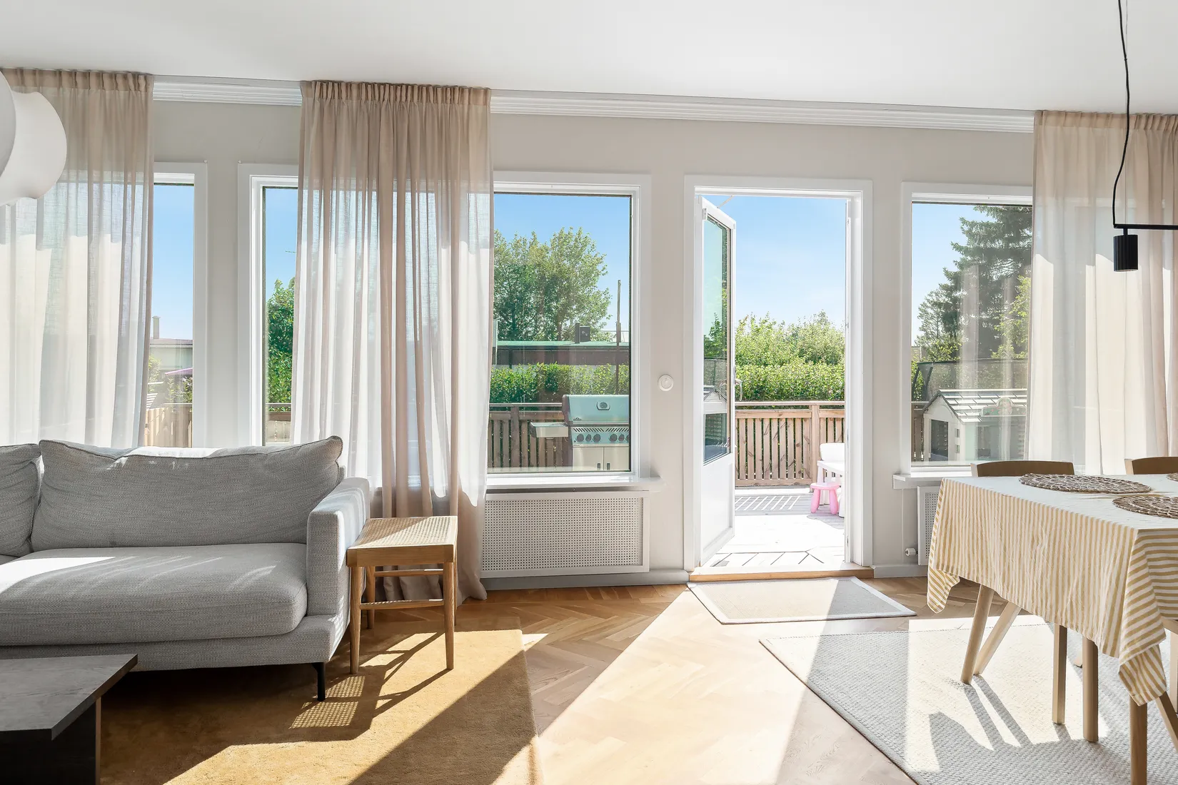 Radhus, Konvaljstigen 4, Ekerö Lundhagen, Ekerö
