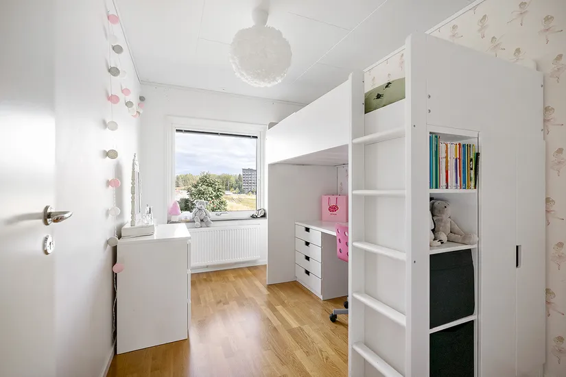 Radhus, Fänriksvägen 31, Barkarbystaden, Järfälla