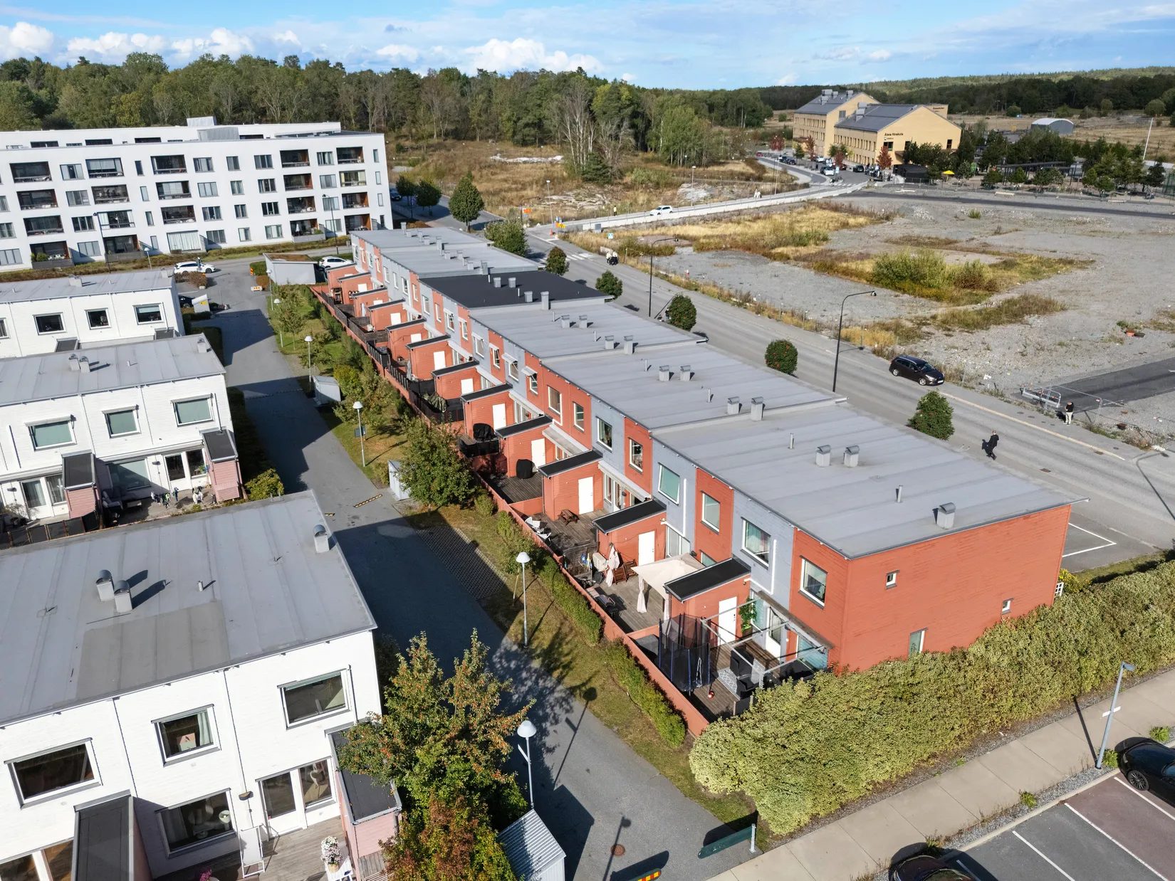 Radhus, Fänriksvägen 31, Barkarbystaden, Järfälla