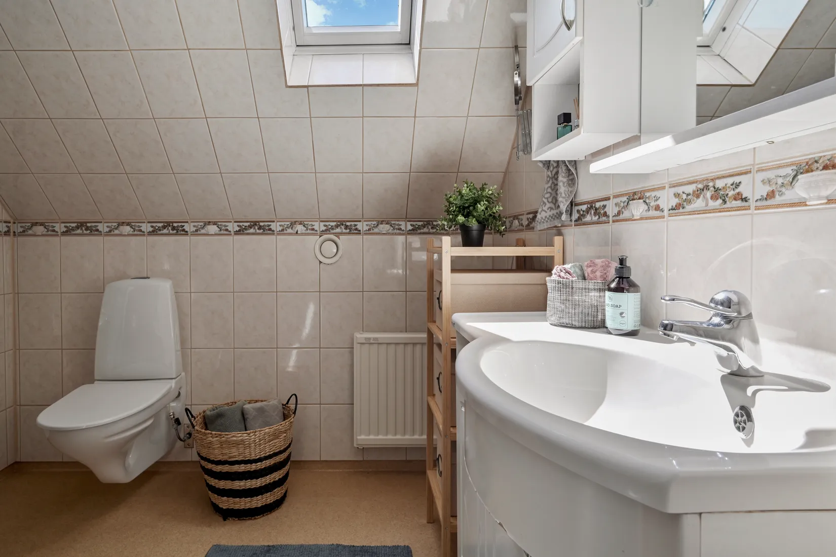 Radhus, Svärmarevägen 20, Fresta, Upplands Väsby