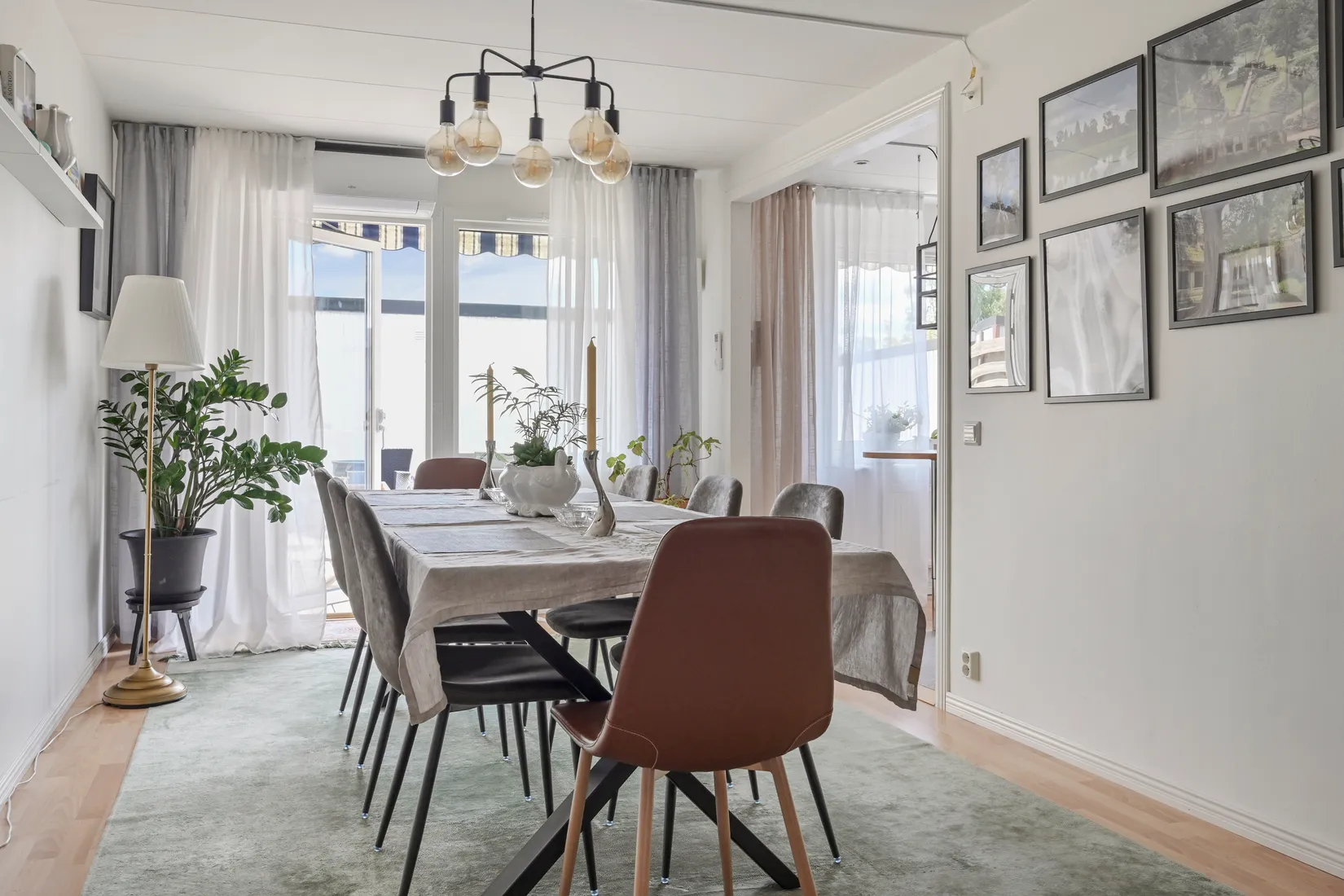 Radhus, Svärmarevägen 20, Fresta, Upplands Väsby