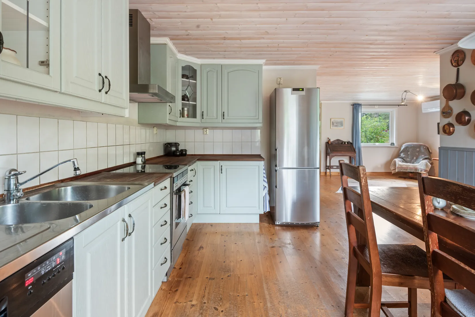 Villa, Runmarö Södersunda 220 och Runmarö Södersunda 216, Runmarö, Värmdö