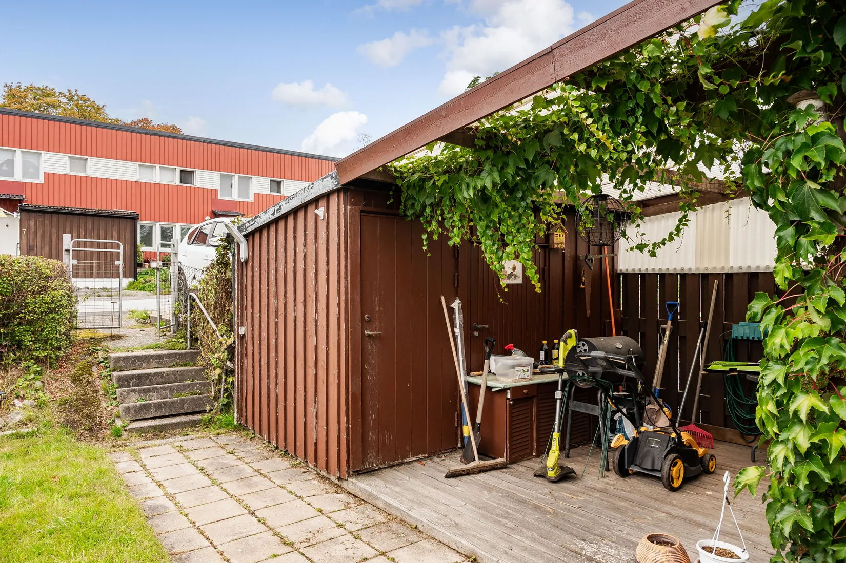 Radhus, Källvägen 30, Sparreholm, Flen