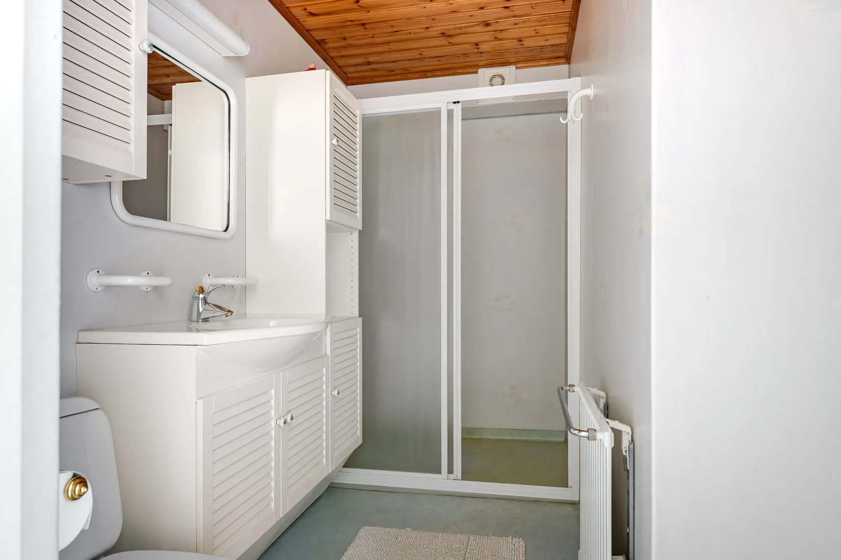 Radhus, Källvägen 30, Sparreholm, Flen