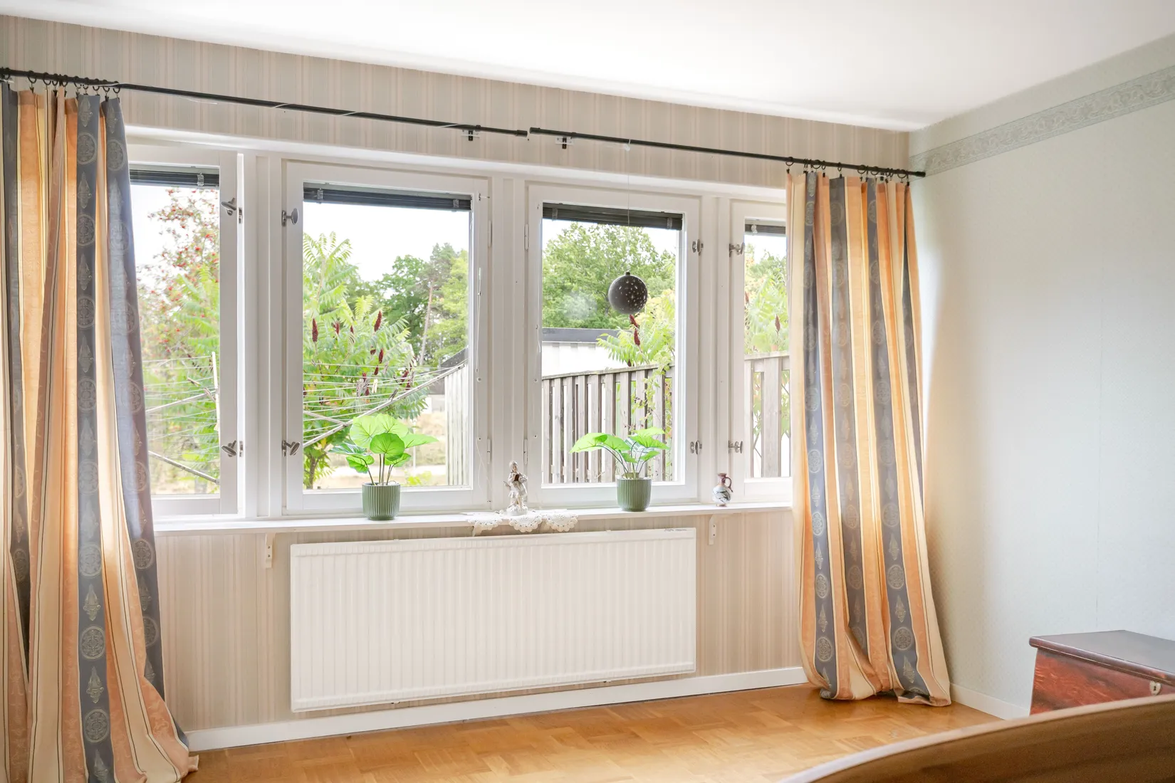 Radhus, Källvägen 30, Sparreholm, Flen