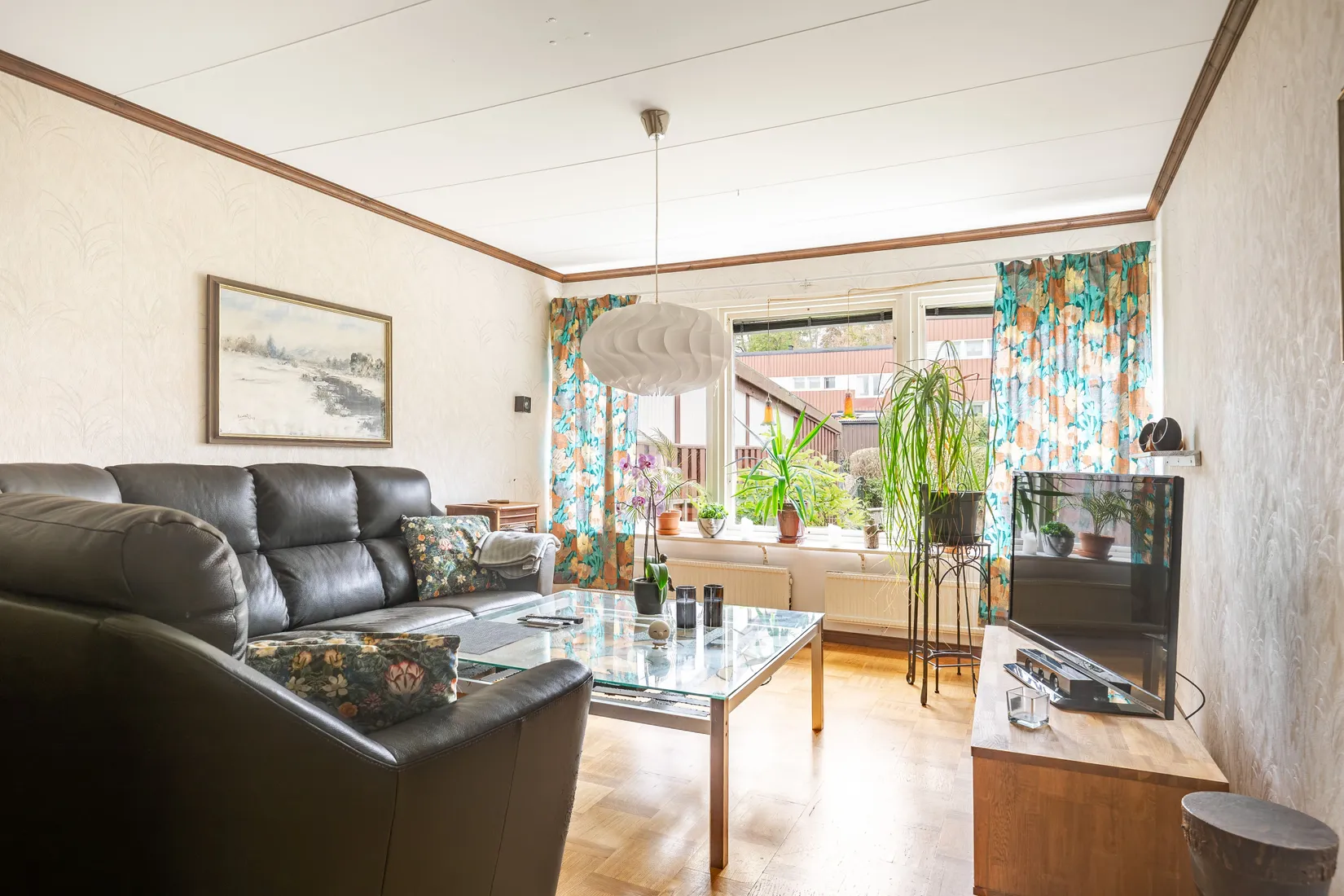 Radhus, Källvägen 30, Sparreholm, Flen