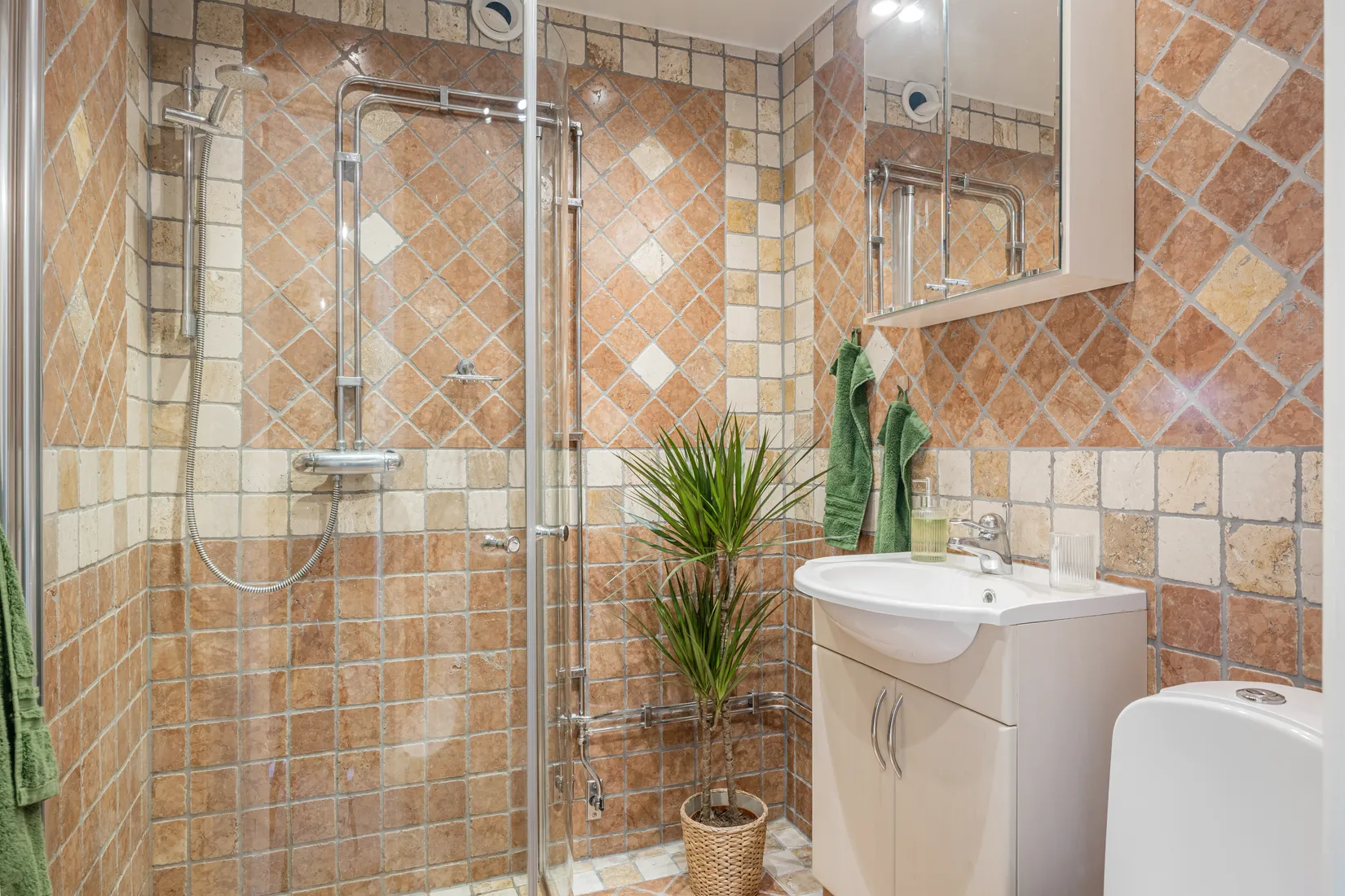 Bostadsrätt, Rådsvägen 5C, Kvarnbergsplan, Huddinge