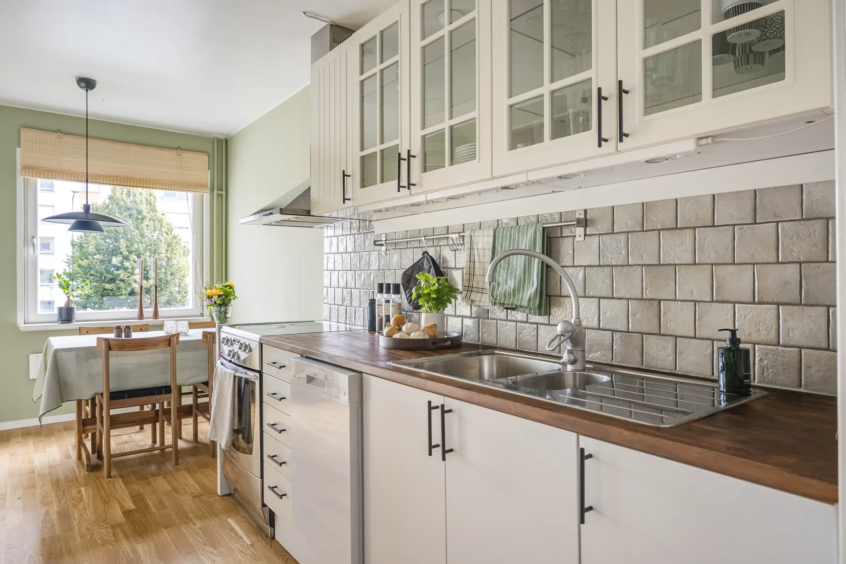 Bostadsrätt, Rådsvägen 5C, Kvarnbergsplan, Huddinge