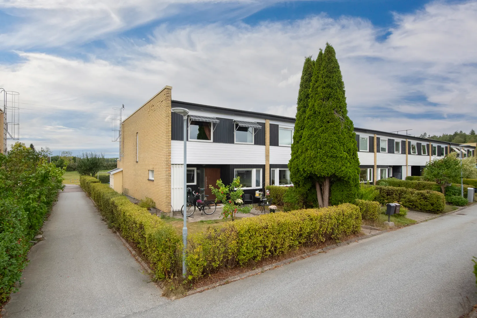 Radhus, Spikverksgatan 16, Bäckby, Västerås