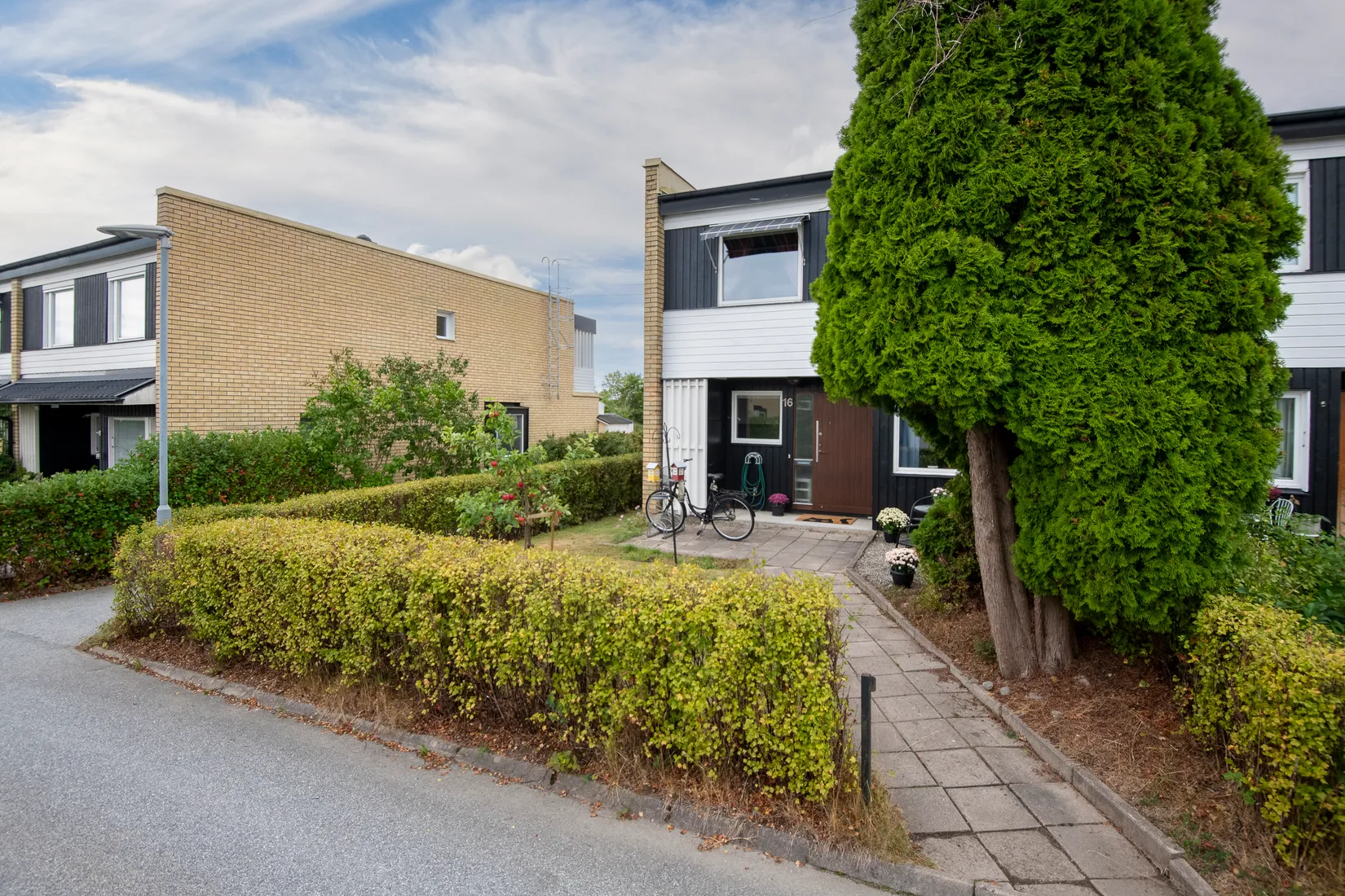 Radhus, Spikverksgatan 16, Bäckby, Västerås