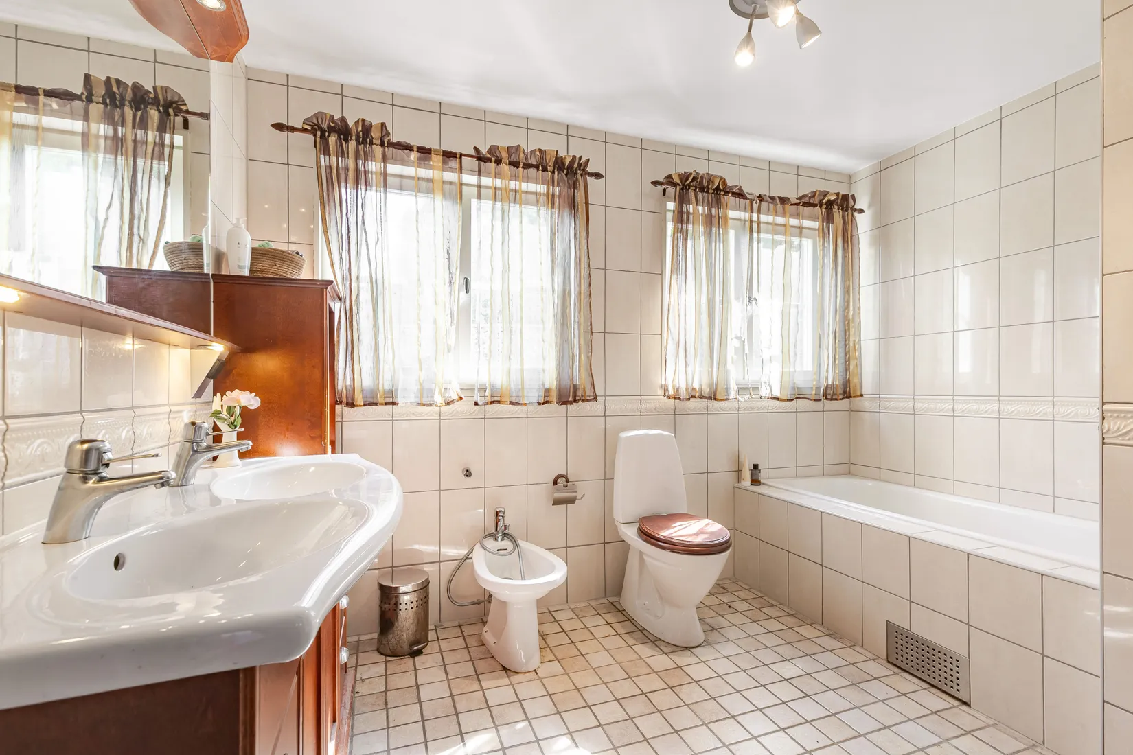 Villa, Sturegatan 2B, Centralt/Domkyrkan, Strängnäs