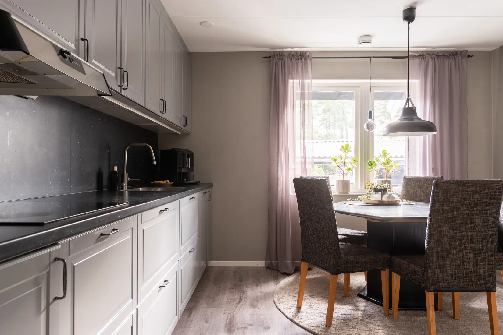 Radhus, Ringvägen 14D, Hallstahammar