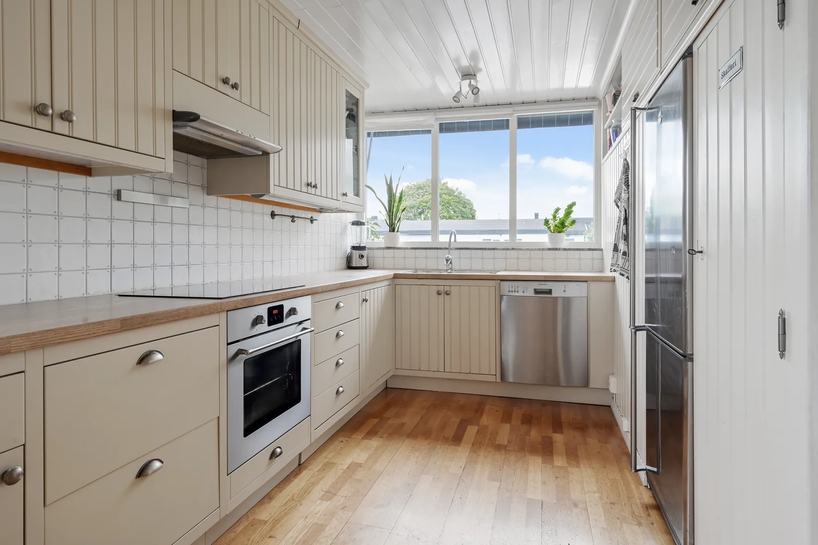 Radhus, Vängevägen 23, Skälby, Upplands Väsby