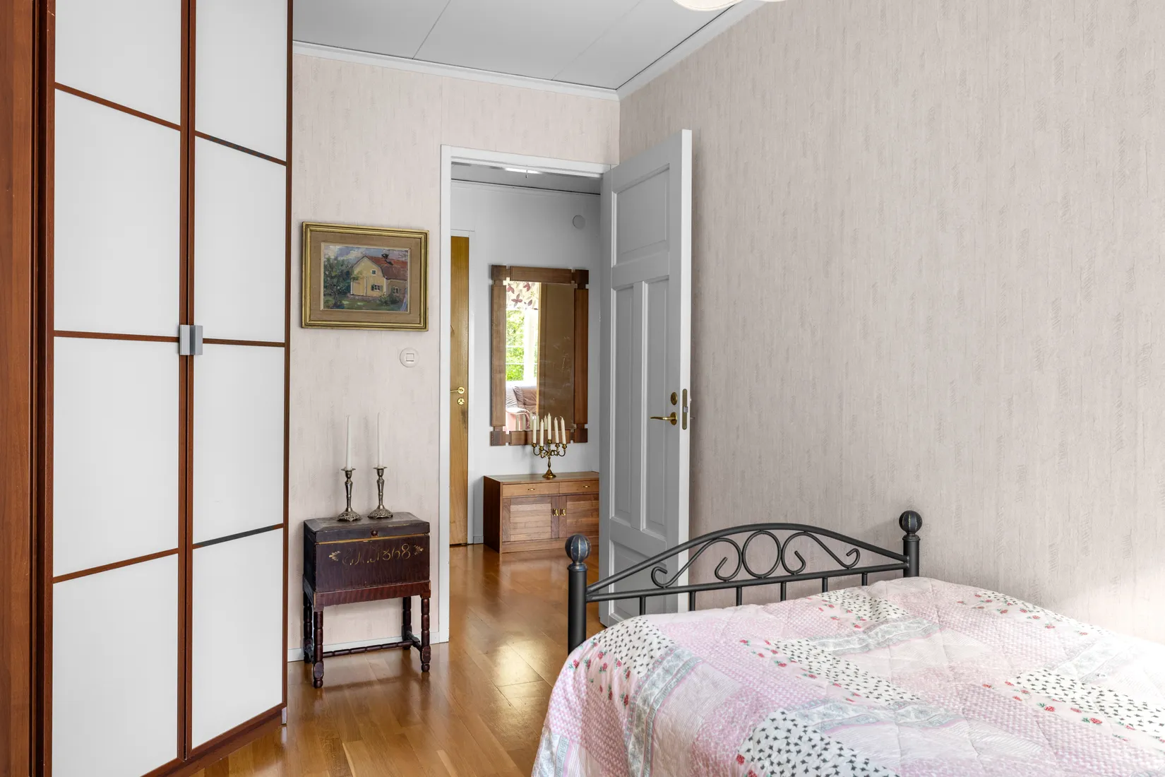 Radhus, Lindholmsbacken 52, Skärholmen, Stockholm
