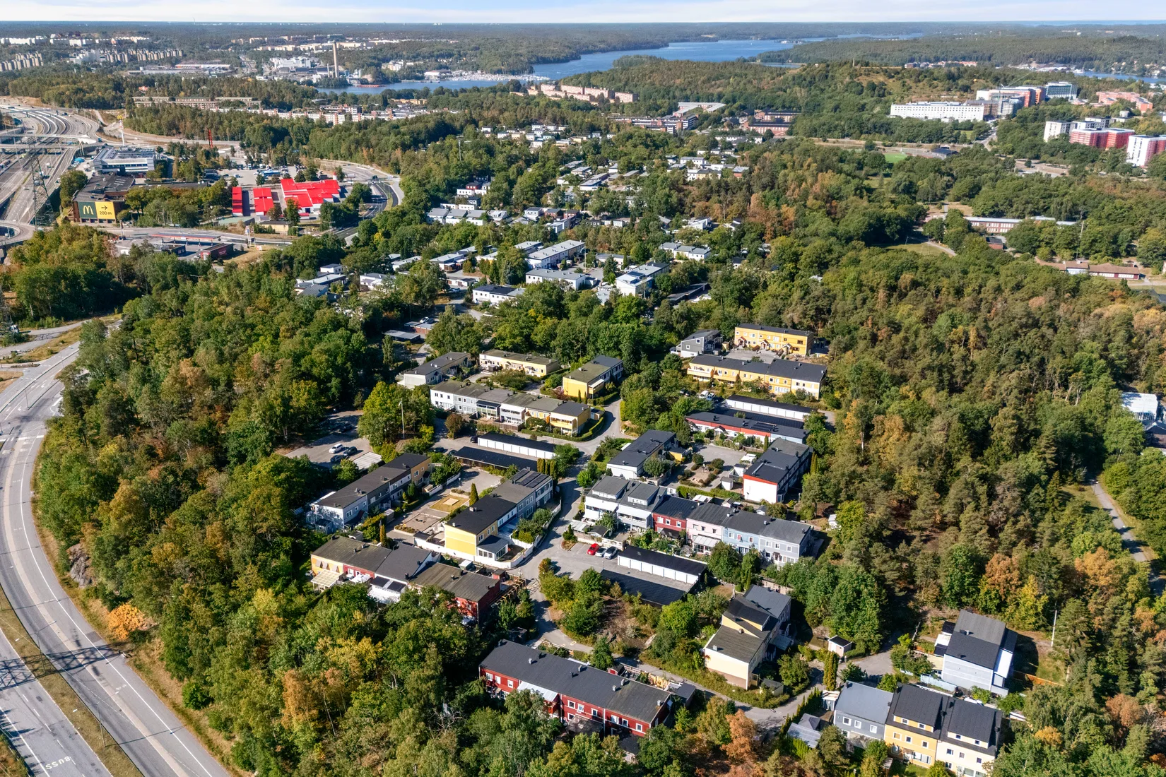 Radhus, Lindholmsbacken 52, Skärholmen, Stockholm
