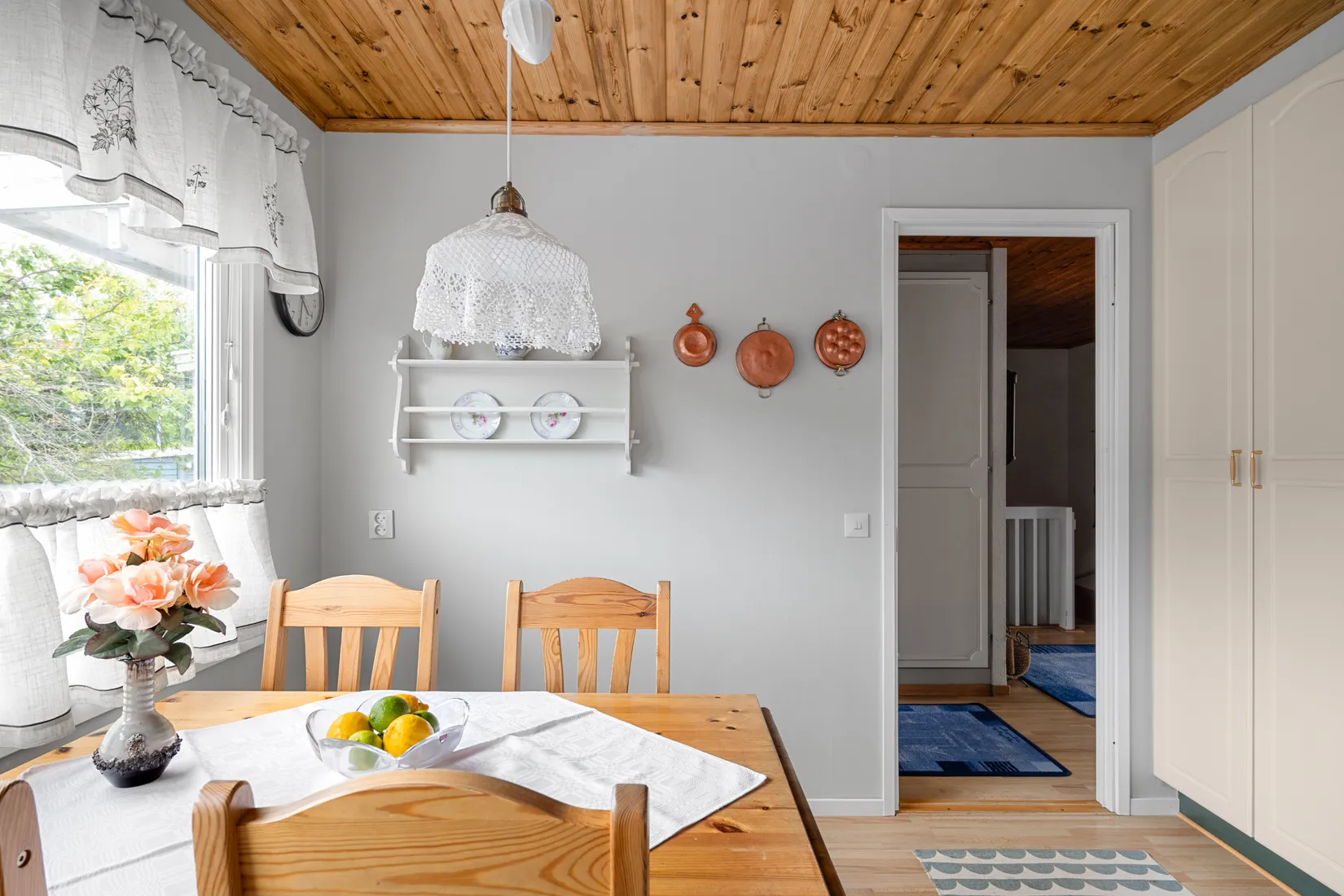 Radhus, Laxholmsbacken 16, Johannesdal - Vårberg, Stockholm
