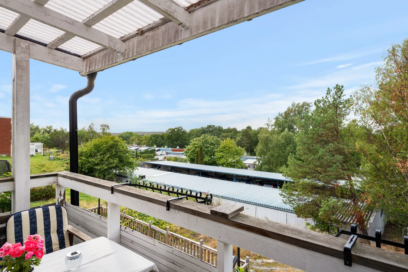 Radhus, Laxholmsbacken 16, Johannesdal - Vårberg, Stockholm