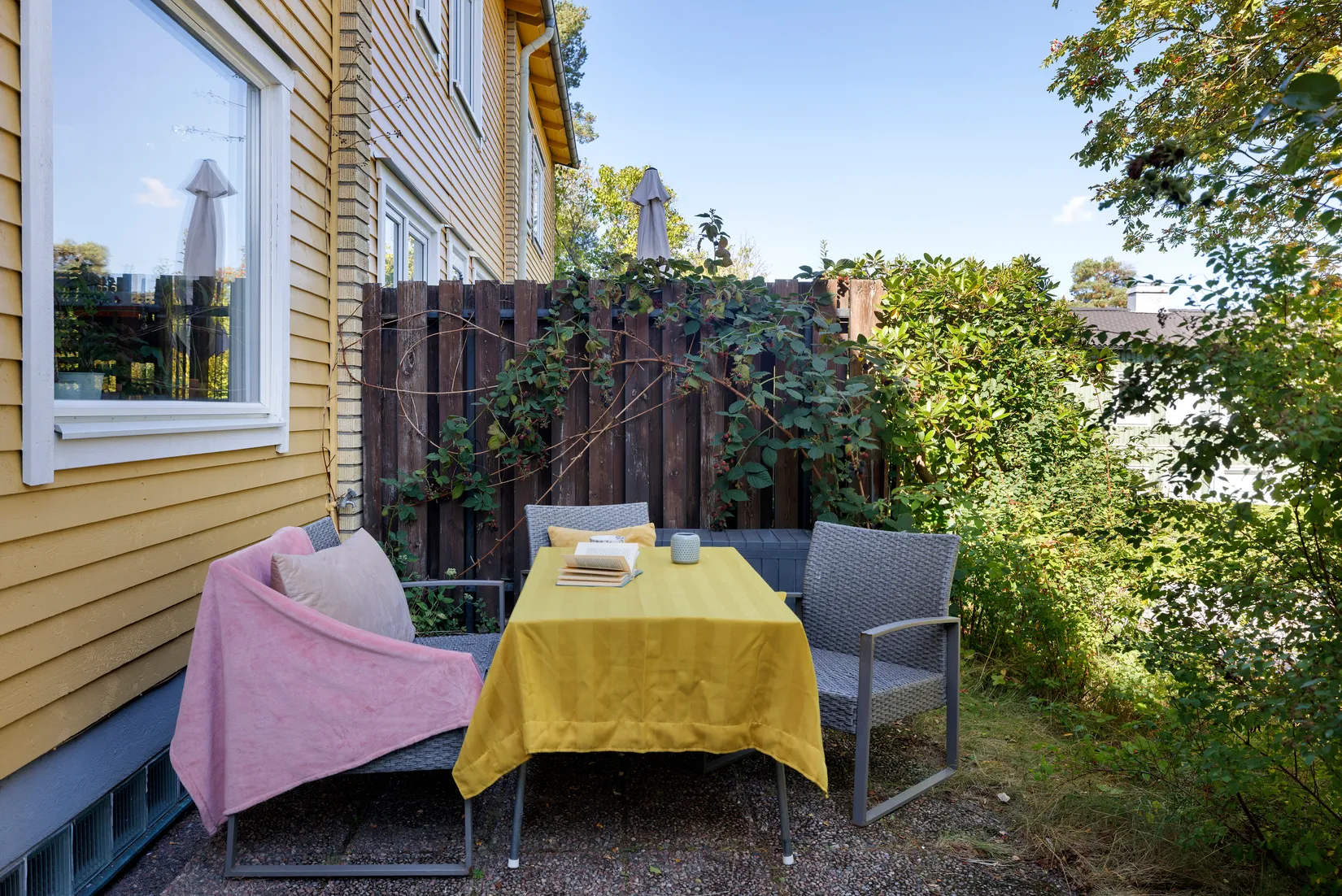 Radhus, Varpholmsgränd 57, Skärholmen, Stockholm