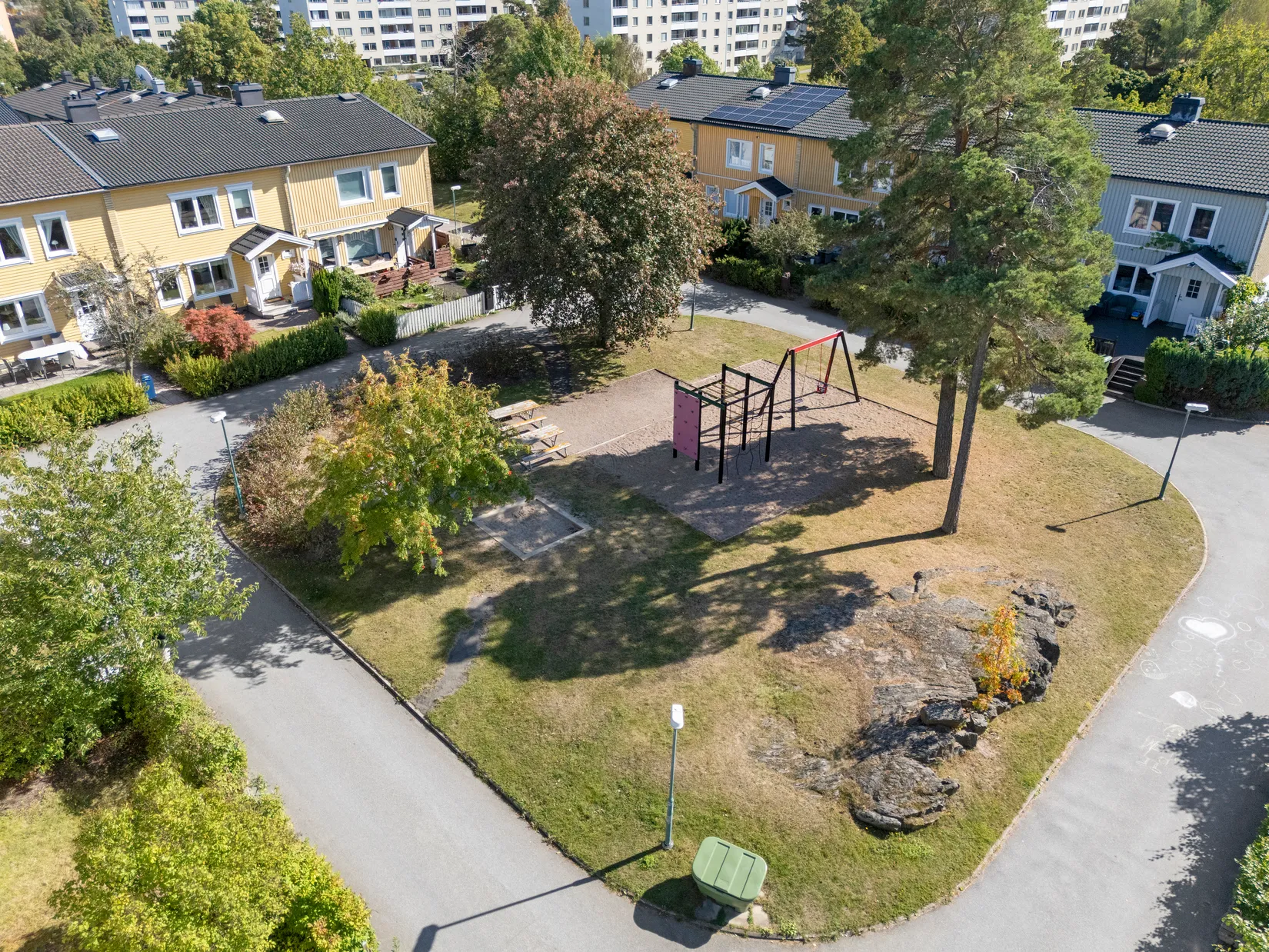 Radhus, Varpholmsgränd 57, Skärholmen, Stockholm