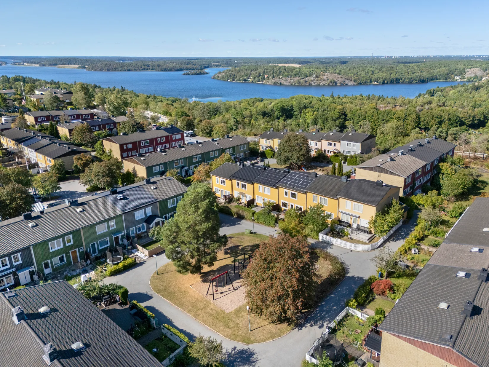 Radhus, Varpholmsgränd 57, Skärholmen, Stockholm