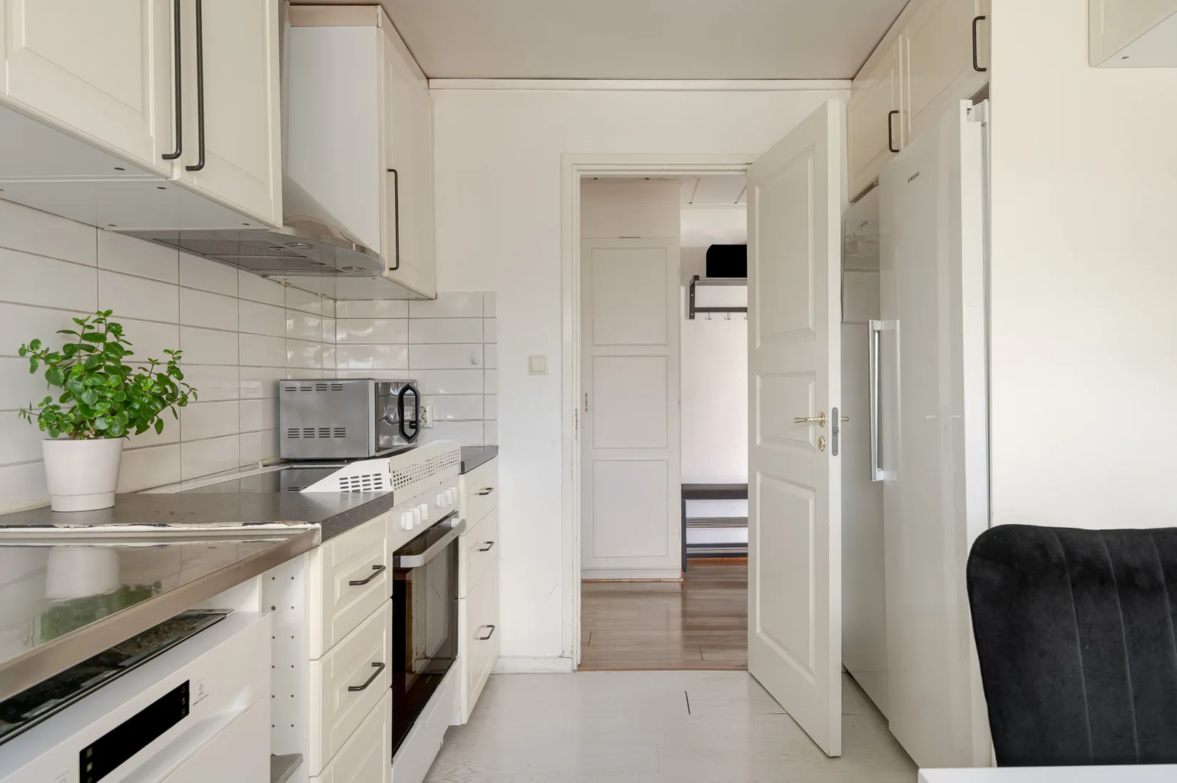 Radhus, Almgatan 11B, Lundby, Mjölby