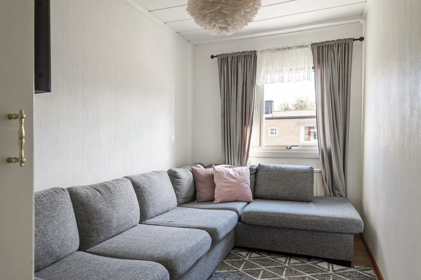 Radhus, Almgatan 11B, Lundby, Mjölby