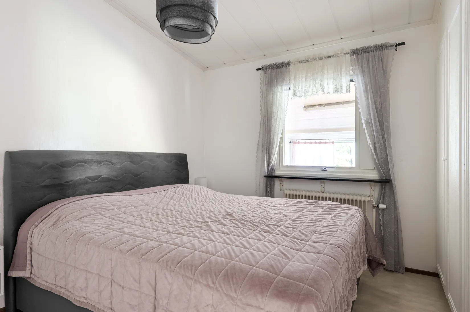 Radhus, Almgatan 11B, Lundby, Mjölby