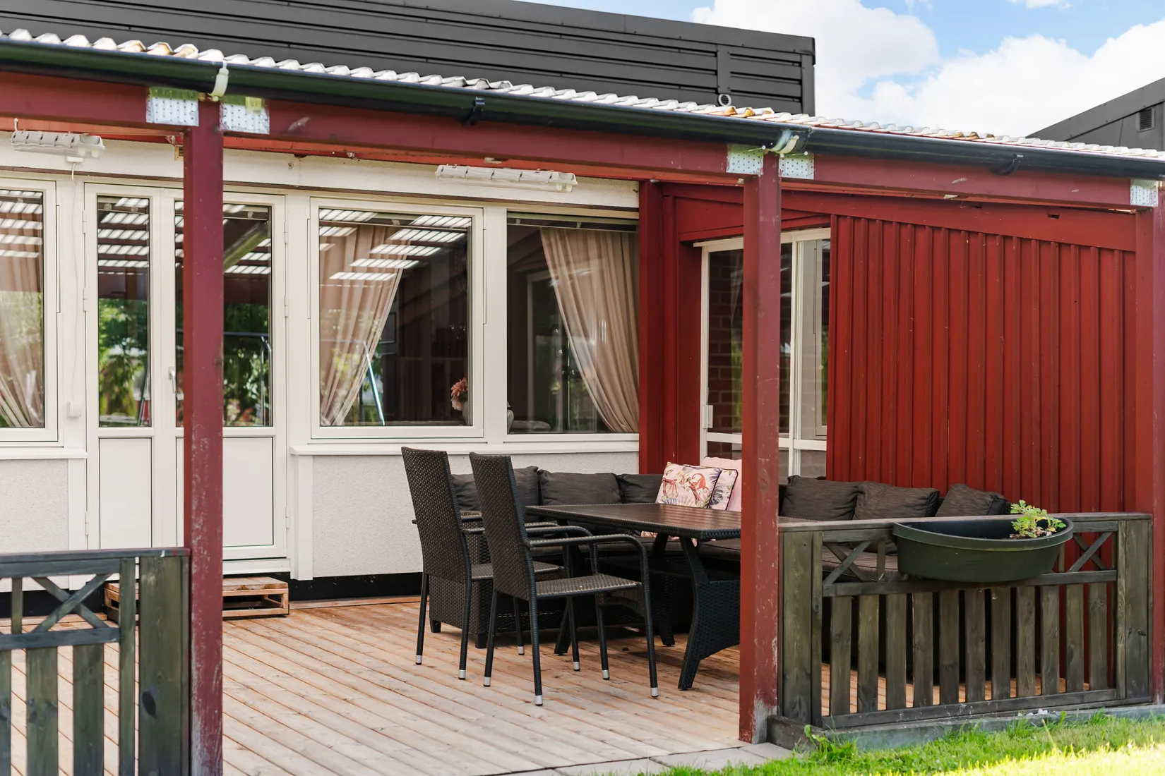Radhus, Almgatan 11B, Lundby, Mjölby