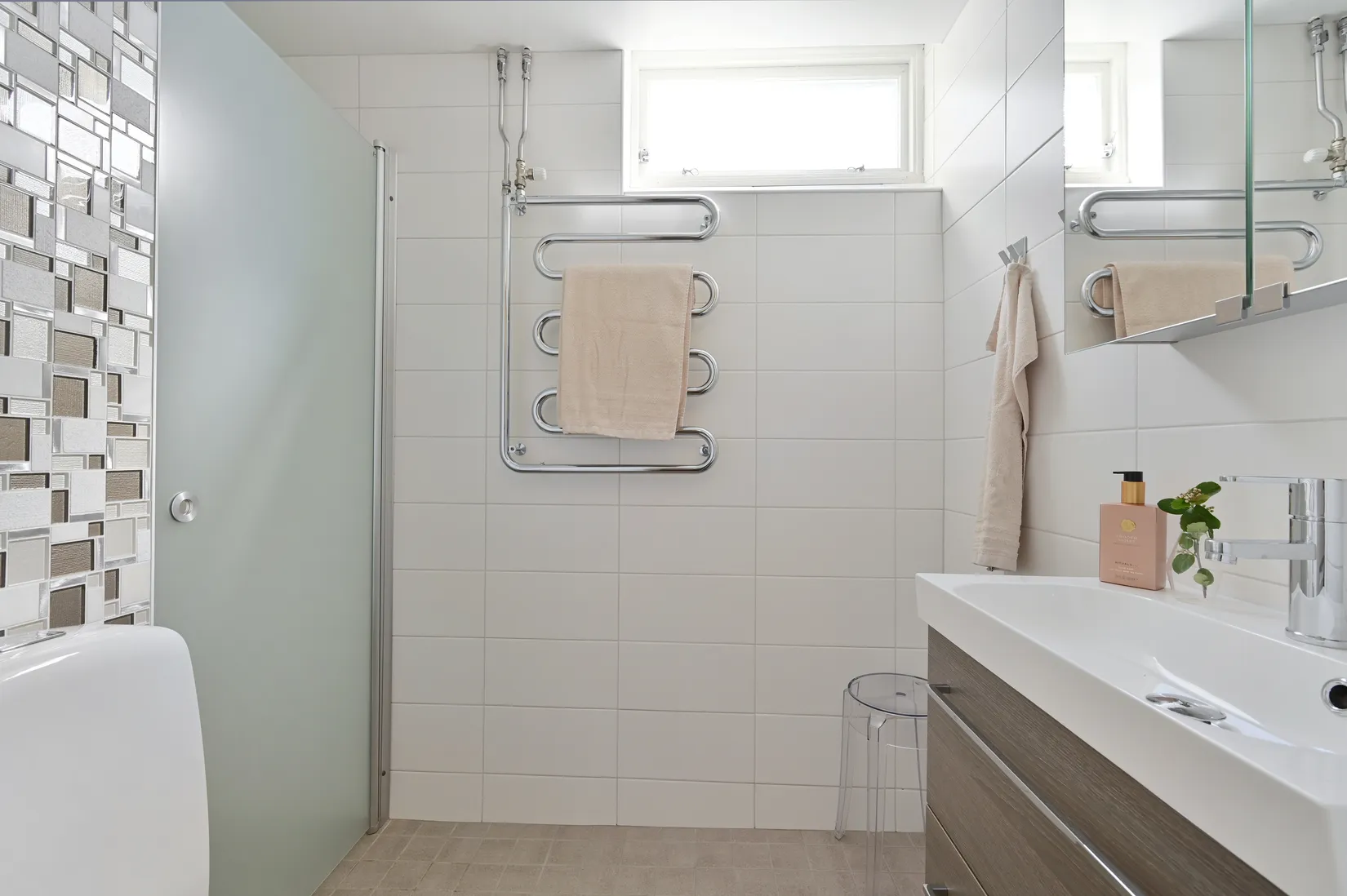 Radhus, Travarvägen 19, Jakobsberg, Järfälla