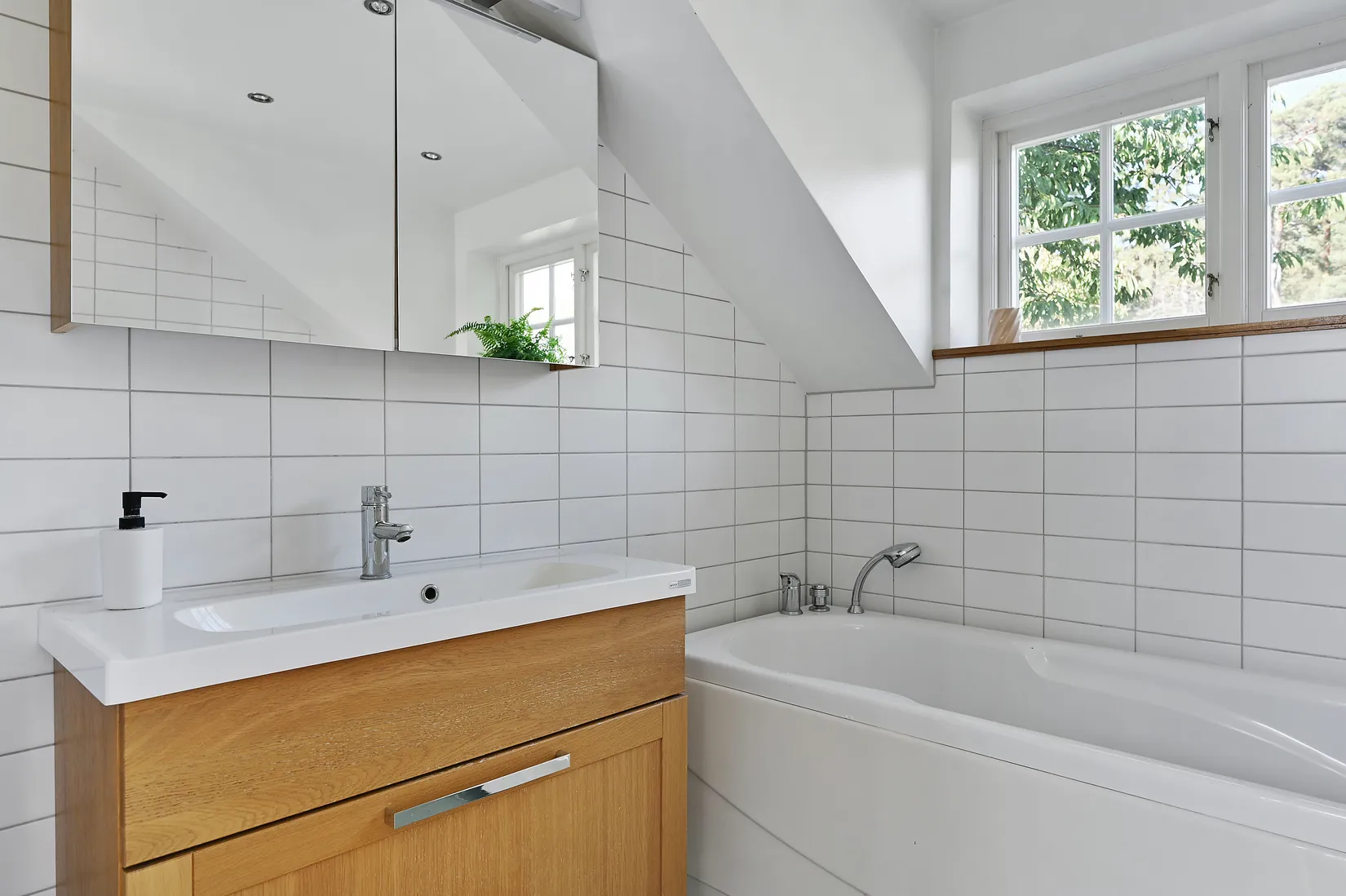 Villa, Tutta uddsvägen 3, Färingsö Skå, Ekerö