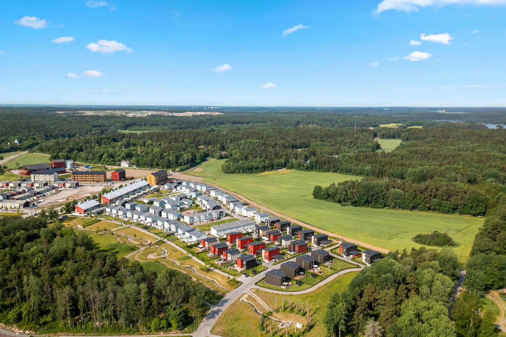 Radhus, Vällstavägen 9, Eds Allé, Upplands Väsby